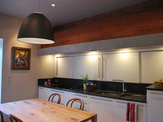 Rénovation d'une cuisine à Cassis, FLEURY ARCHITECTE FLEURY ARCHITECTE Classic style kitchen