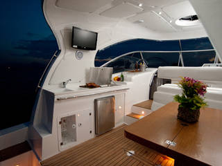 42`Intech Boating - HELENAROCHAarquitetura, HELENAROCHAarquitetura HELENAROCHAarquitetura Yachts & jets