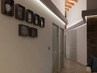 Casa Cuernavaca, kababie arquitectos kababie arquitectos Corredores, halls e escadas ecléticos