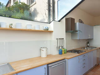 Glazed link to outhouse in Dulwich, Circumflex Chartered Architects Circumflex Chartered Architects Country style kitchen