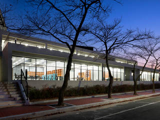 경북대학교 건축디자인 스튜디오, ADF Architects ADF Architects Commercial spaces Cục đá