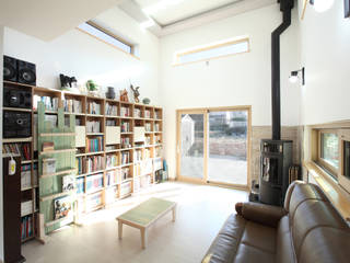 3대가 사는 집 용인 양지주택, 주택설계전문 디자인그룹 홈스타일토토 주택설계전문 디자인그룹 홈스타일토토 Modern living room