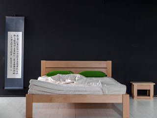 Cama Lit de 150cm. ancho con cabezal de doble tramo y detalle colchonetas Haiku-Futon Dormitorios minimalistas Camas y cabeceras