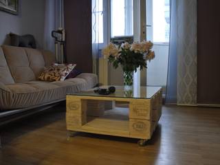 Журнальный столик на колесиках, WoodMorning!_pallet joinery WoodMorning!_pallet joinery Industrial style living room