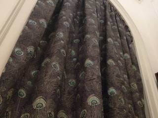 Liberty Arch Dress Curtains at Somerset House, WAFFLE Design WAFFLE Design Fenêtres & Portes classiques