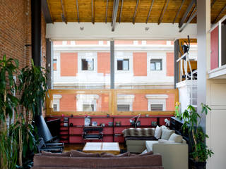 Loft ATOCHA. Madrid, Beriot, Bernardini arquitectos Beriot, Bernardini arquitectos Salas de estar industriais