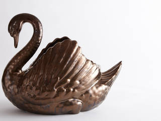 Large Bronze Swan Vase, Volpe and Volpe Volpe and Volpe Casas de estilo ecléctico