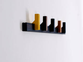 Coat rack in Wenge, agustav agustav Pasillos, halls y escaleras minimalistas