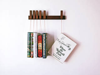 Mini book rack in Walnut, agustav agustav 客廳