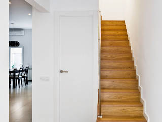 rehabilitación casa en Barcelona, GPA Gestión de Proyectos Arquitectónicos ]gpa[® GPA Gestión de Proyectos Arquitectónicos ]gpa[® Mediterranean corridor, hallway & stairs