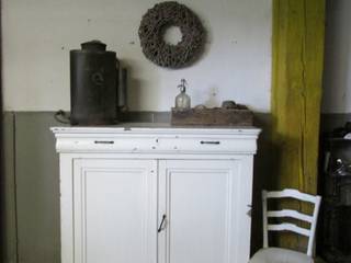 Brocante meidenkast in de originele verf, Were Home Were Home Salon rustique