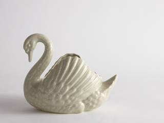 Pale Green Swan Vase, Volpe and Volpe Volpe and Volpe Country style houses