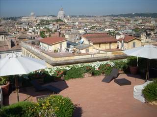 Da Piazza di Spagna al Cupolone, VerdeMaVerde snc VerdeMaVerde snc Balkon, Beranda & Teras Gaya Mediteran