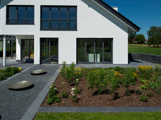 Traum vom Wintergarten erfüllt, Solarlux GmbH Solarlux GmbH Modern conservatory