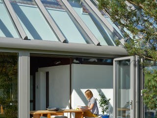 Wintergarten für geschützten Rundblick , Solarlux GmbH Solarlux GmbH Modern conservatory