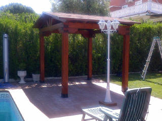 CENADORES DE MADERA, DECK & GARDEN DECK & GARDEN Jardines de estilo mediterráneo