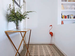 Vivienda tropical, Vade Studio SC Vade Studio SC Eclectic style corridor, hallway & stairs Drawers & shelves