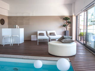 Interior Design Piscina Interior, ÀS DUAS POR TRÊS, Arquitetura de Interiores e Decoração ÀS DUAS POR TRÊS, Arquitetura de Interiores e Decoração Piscinas de estilo moderno