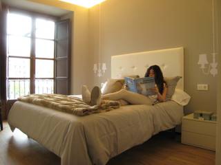 Reforma de vivienda en el Centro de Pamplona, Rooms de Cocinobra Rooms de Cocinobra Dormitorios modernos: Ideas, imágenes y decoración