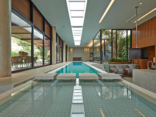 Residência em Itaúna - MG, Beth Nejm Beth Nejm Moderne Pools