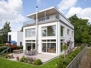 HAUS PANKOW, Müllers Büro Müllers Büro Modern home