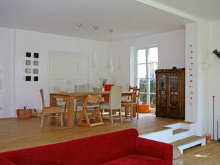 Haus Kleinmachnow, Müllers Büro Müllers Büro Sala da pranzo in stile classico