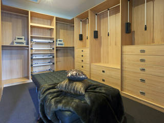 Walk in Wardrobes, Piwko-Bespoke Fitted Furniture Piwko-Bespoke Fitted Furniture Classic style dressing room