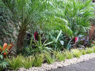 Jardín de Sombra, Estudio Nicolas Pierry: Diseño en Arquitectura de Paisajes & Jardines Estudio Nicolas Pierry: Diseño en Arquitectura de Paisajes & Jardines Tropischer Garten