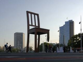 Broken Chair, Charpente concept Charpente concept Espaces commerciaux