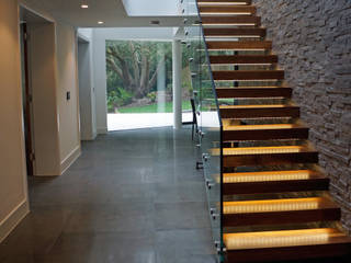 Nairn Road, Canford Cliffs, David James Architects & Partners Ltd David James Architects & Partners Ltd Modern corridor, hallway & stairs