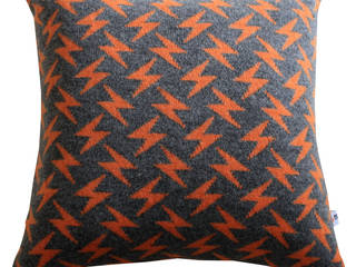 Knitted Lightening Bolt Cushion , Bob&John Knitwear Bob&John Knitwear Dormitorios de estilo moderno