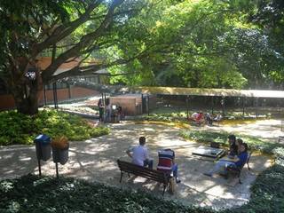 Jardim da Biblioteca Univates, Adines Ferreira Paisagismo Adines Ferreira Paisagismo Gewerbeflächen