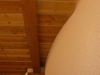 Porche de madera a un agua en color teka, Ático y Jardín Ático y Jardín Classic style garden