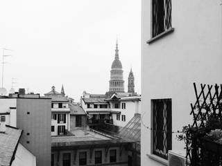 Casa C, interno a Novara, diegocolliniarchitetto diegocolliniarchitetto Minimalist balcony, veranda & terrace