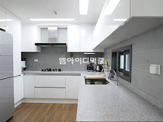 송파 신천동 잠실파크리오아파트 45평형, MID 먹줄 MID 먹줄 Modern kitchen