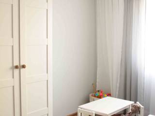 APARTAMENT W KRAKOWIE, AW INTERIOR DESIGN AW INTERIOR DESIGN Modern nursery/kids room