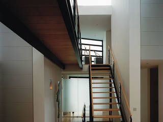 Villa B. in Lanaken (Be), Lab32 architecten Lab32 architecten Nowoczesny korytarz, przedpokój i schody