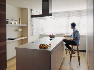 Casa Guadalmina, MLMR Architecture Consultancy MLMR Architecture Consultancy Kitchen Bench tops