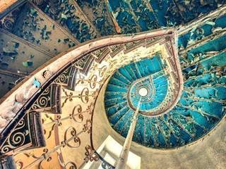 Escaleras espectaculares de caracol, key home designers key home designers Eclectic style corridor, hallway & stairs