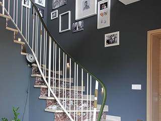 Haus N, marcbetz architektur marcbetz architektur Modern corridor, hallway & stairs