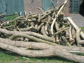 Van boom tot brug, Meubelmakerij Luitjens Meubelmakerij Luitjens Other spaces