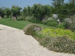 Ritmi contemporanei, otragiardini otragiardini Mediterranean style garden