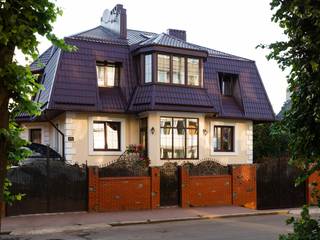 Дом в г.Калининграде, AGRAFFE design AGRAFFE design Casas clássicas