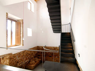 Rehabilitación de una Casa en Jabugo, CM4 Arquitectos CM4 Arquitectos 乡村风格的走廊，走廊和楼梯