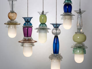 Stralende verlichting van vintage glas, Studio Kalff Studio Kalff Salas de estar modernas