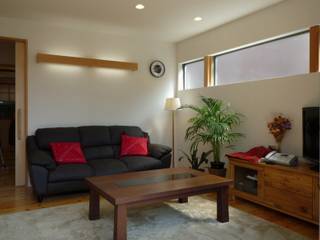 M House 落ち着きのある小住宅, 石井設計事務所／Ishii Design Office 石井設計事務所／Ishii Design Office Living room Wood Wood effect