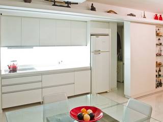 APP | Projeto de Interiores, Kali Arquitetura Kali Arquitetura Modern kitchen