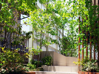 休日カフェをたのしむ家族の庭 2012～, にわいろＳＴＹＬＥ にわいろＳＴＹＬＥ Jardines de estilo ecléctico