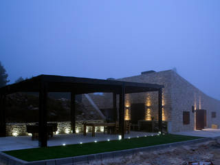 Casa en la montaña (CASA DE LA TORRE), Tomás Amat Estudio de Arquitectura Tomás Amat Estudio de Arquitectura Landhäuser