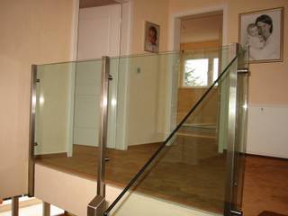 Glas-Geländer, Glaserei Schmitt Glaserei Schmitt Modern corridor, hallway & stairs